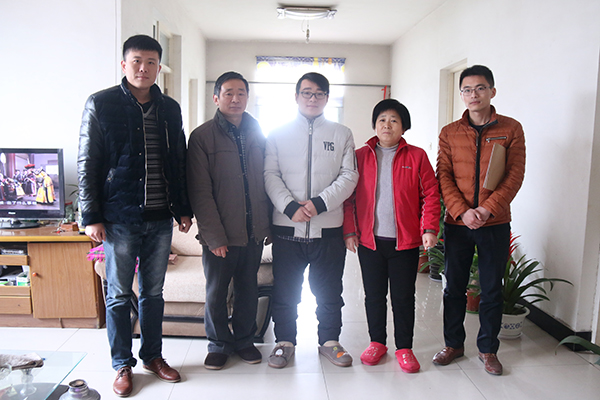 Heartwarming - China Coal Group Visited Sick Colleague