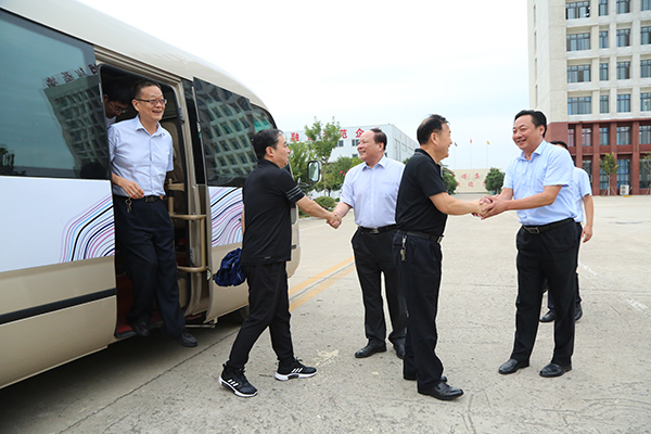 Warmly Welcome The Leaders Of the Ministry Of Industry And Information Technology And The Provincial Commission Of Economy And Information Technology To Visit China Coal Group