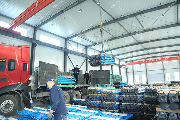 China Coal Group Sent Minnig Material Cars And Hydraulic Props To Dazhou, Sichuan And Jinzhong, Shanxi