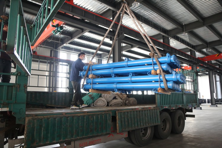 China Coal Group Sent A Batch Of Hydraulic Props And Metal Roof Beams To Heihe