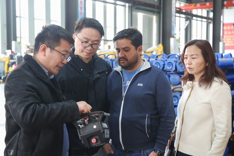 Mexican Businessmen Visit China Coal Group To Purchase Mining Construction Machinery